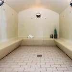 4 Person On A Ринкёбинг