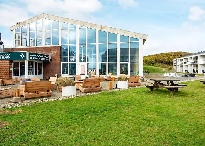 Apartment 4 Person On A