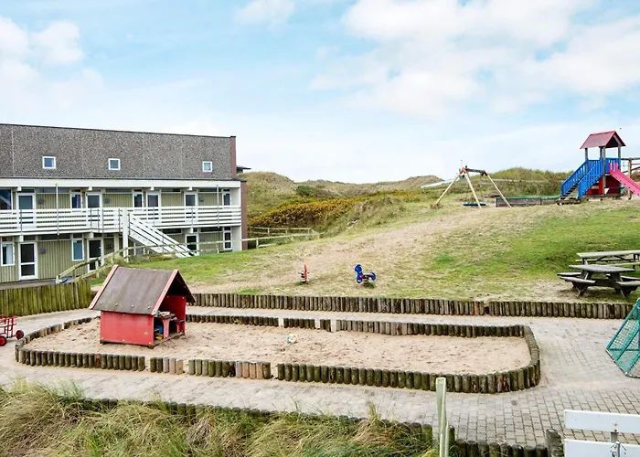 Apartment 4 Person On A *